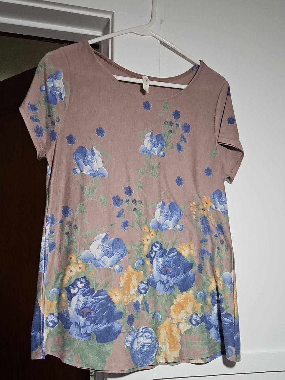 MTS Brown Floral Blue Yellow Flowers Short Sleeve Top Size Small EUC